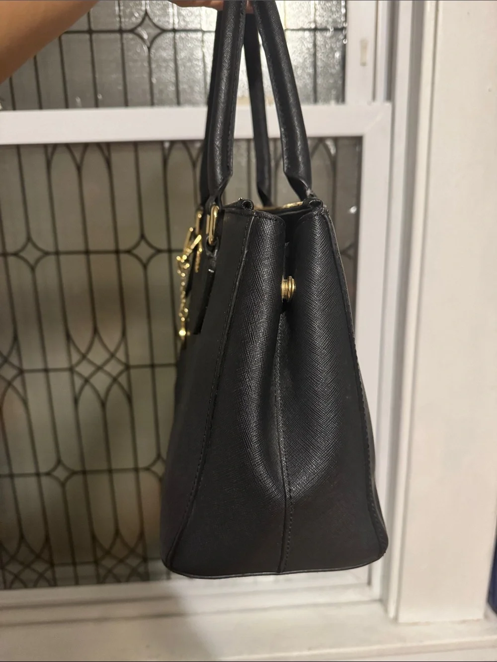 DKNYC sleek black